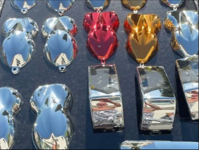 Silberschutzlacke sind eingefärbt für Sprayverchromen