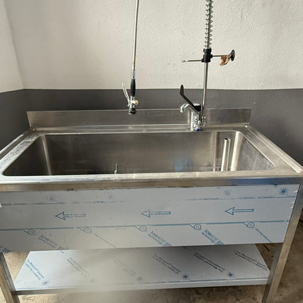 Wassertransferdruck Waschbecken