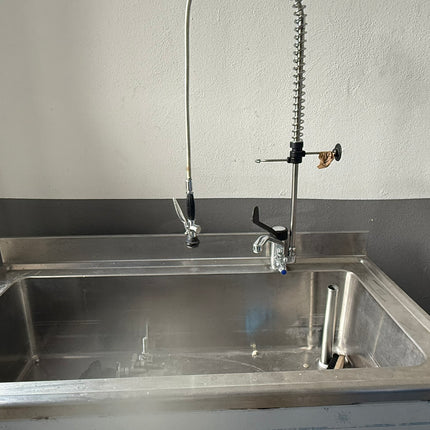 Wassertransferdruck Waschbecken