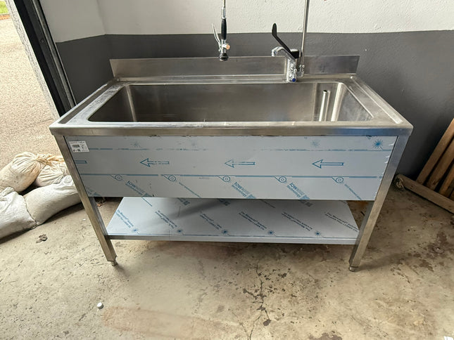 Wassertransferdruck Waschbecken