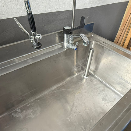 Wassertransferdruck Waschbecken