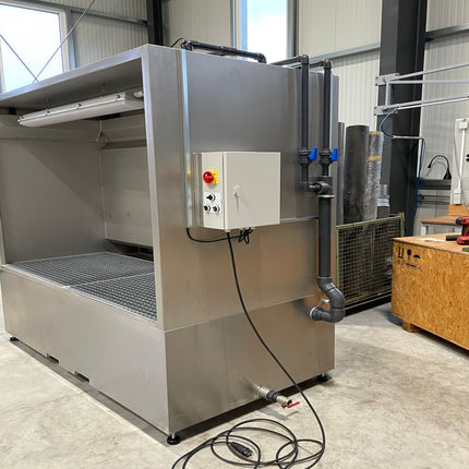 Wasserwandspritzstand aus Edelstahl